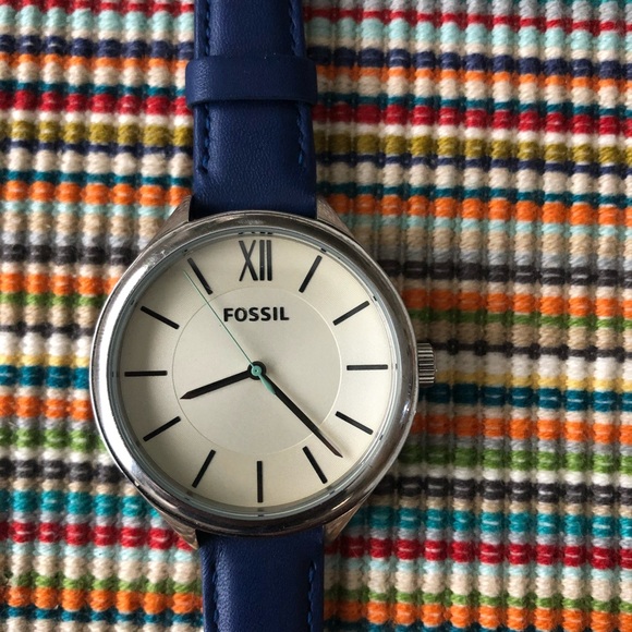 Watch with a brand new strap main image 4